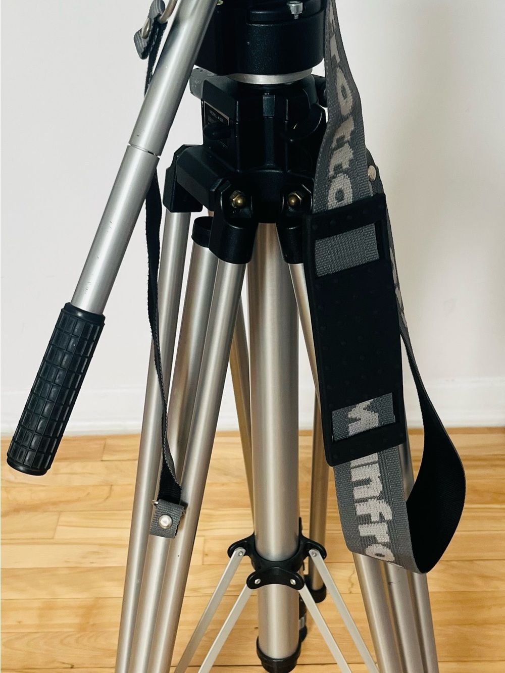 Manfrotto 028 Triman Pro Tripod + 136 Fluid Head + Original Bag Heavy Duty